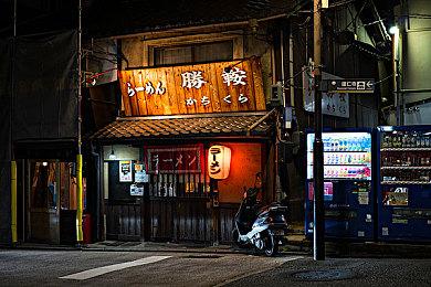 《机甲战魔：神话之裔》新视频展示战斗基本玩法